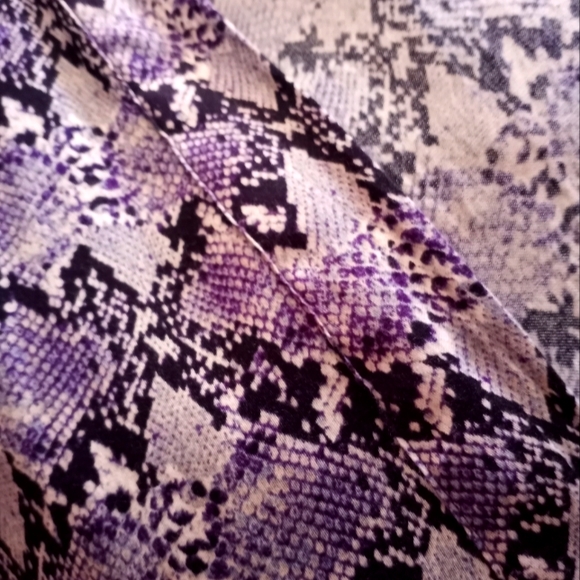 Joe Fresh Short night Robe (missing belt) - Picture 4 of 4